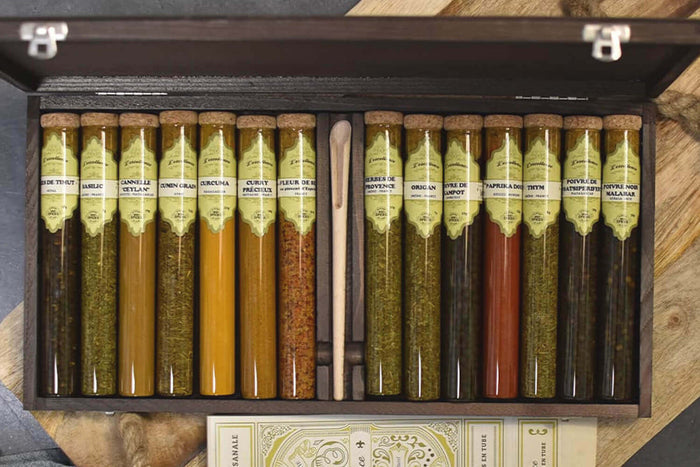 Coffret d'épices Le Monde en Tube Excellence 14 tubes + cuillère-mesure