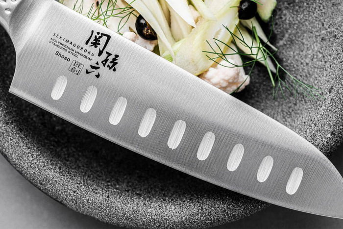 Couteau Santoku japonais Kai Seki Shoso alvéolé 16.5cm