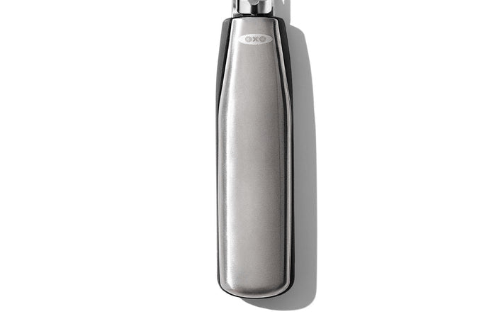 Éplucheur à peaux fines OXO Steel en inox avec manche bi-matière