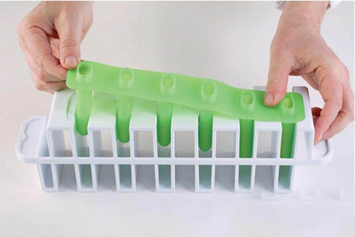 Kit moule à glace Silikomart L'Italiano : 2 moules en silicone et 2 supports en synthétique