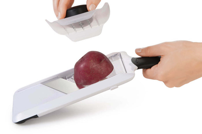 Mandoline à main OXO pour rondelles avec poussoir