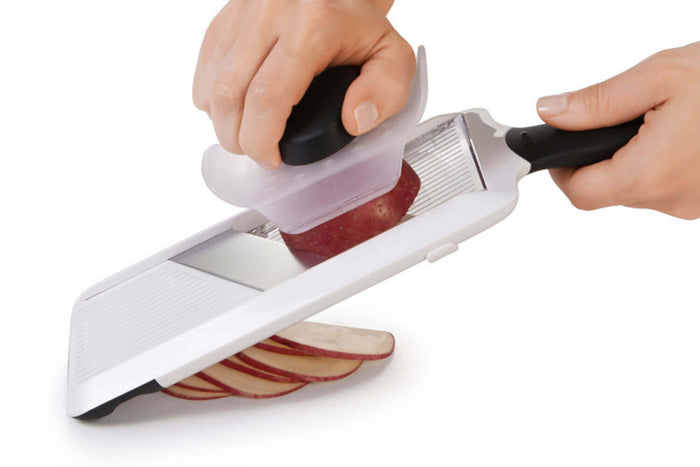 Mandoline à main OXO pour rondelles avec poussoir