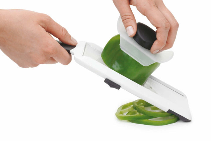 Mandoline à main OXO pour rondelles avec poussoir
