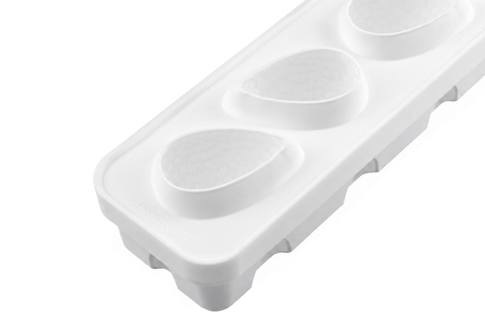 Moule pâtissier 5 fraises 3D Silikomart en silicone blanc