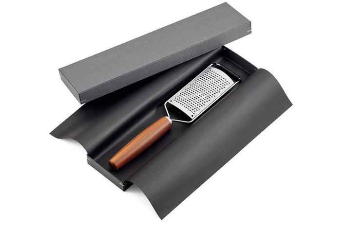 Râpe à fromage Triangle Sense inox 18/10 manche prunier