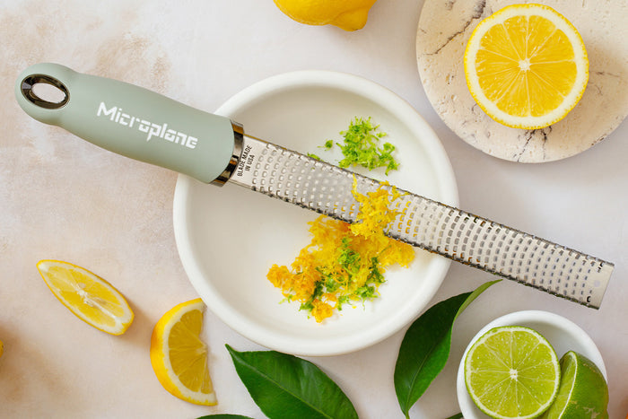 Râpe-zesteur Microplane Premium Classic Vert Sauge - 20,3cm