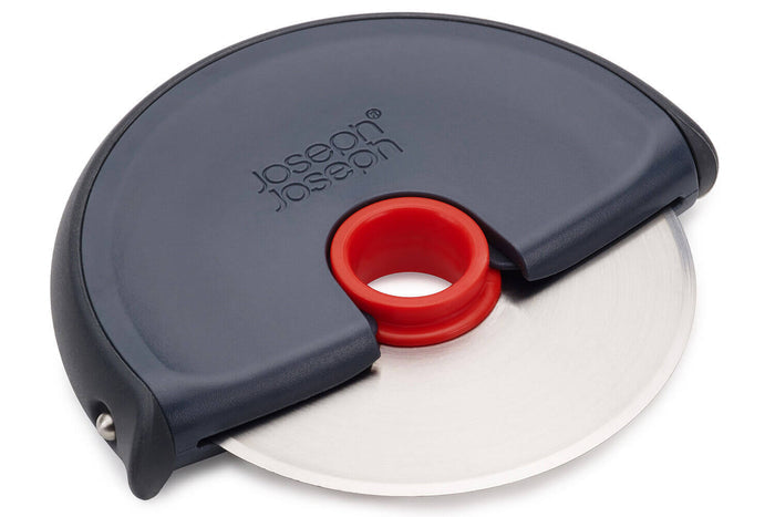 Roulette à pizza Joseph Joseph Disc gris et rouge