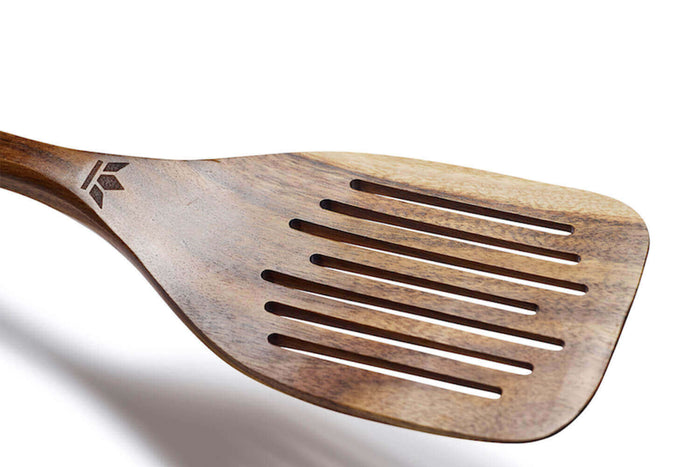 Spatule ajourée XL Dutchdeluxes bois d'acacia 34,5 x 9 cm
